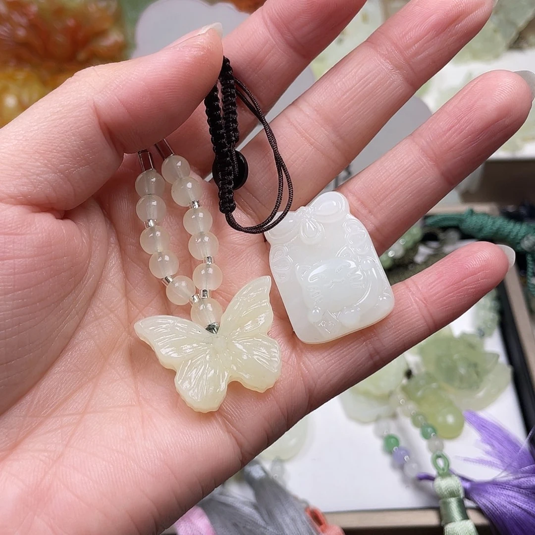 文***文蛇纹石玉未镶嵌颈饰