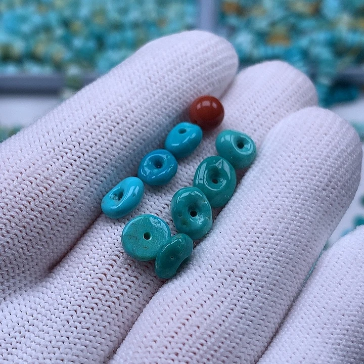 甜***洋南红玛瑙未镶嵌珠宝奇石