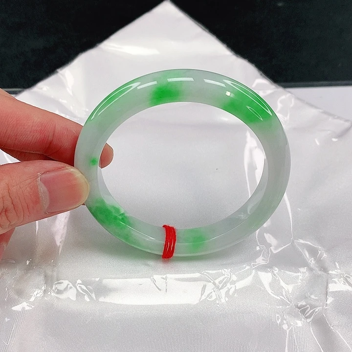 翡翠未镶嵌手镯圈54。03064