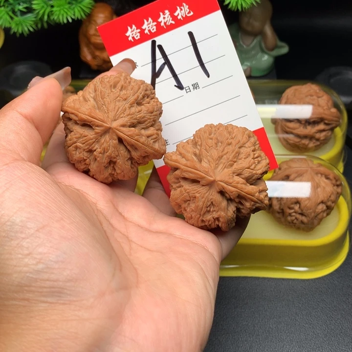爱***子把件文玩核桃48尺寸粗筋