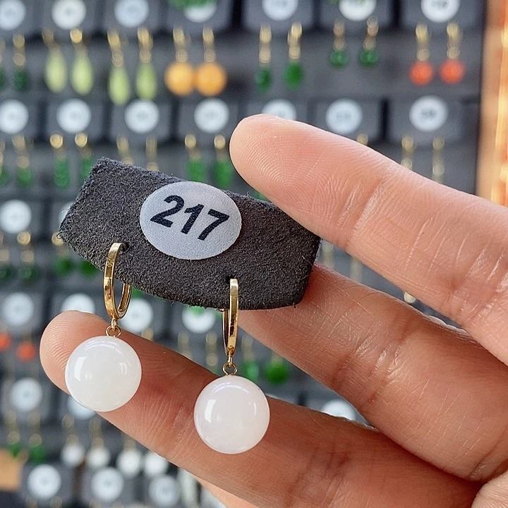 和田玉耳饰18K金镶嵌