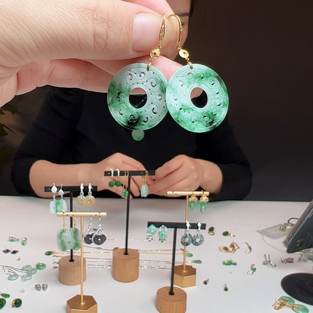 翡翠18K金镶嵌耳饰天然翡翠