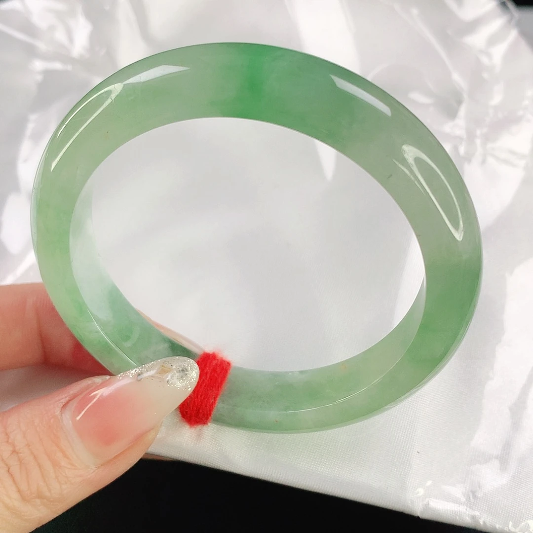 翡翠手镯未镶嵌52.7圈口