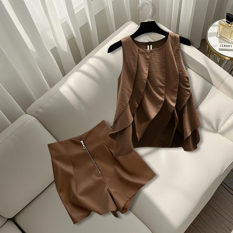 2025夏日通勤休闲穿搭一整套老钱风松弛感小众上衣高腰百搭短裤女