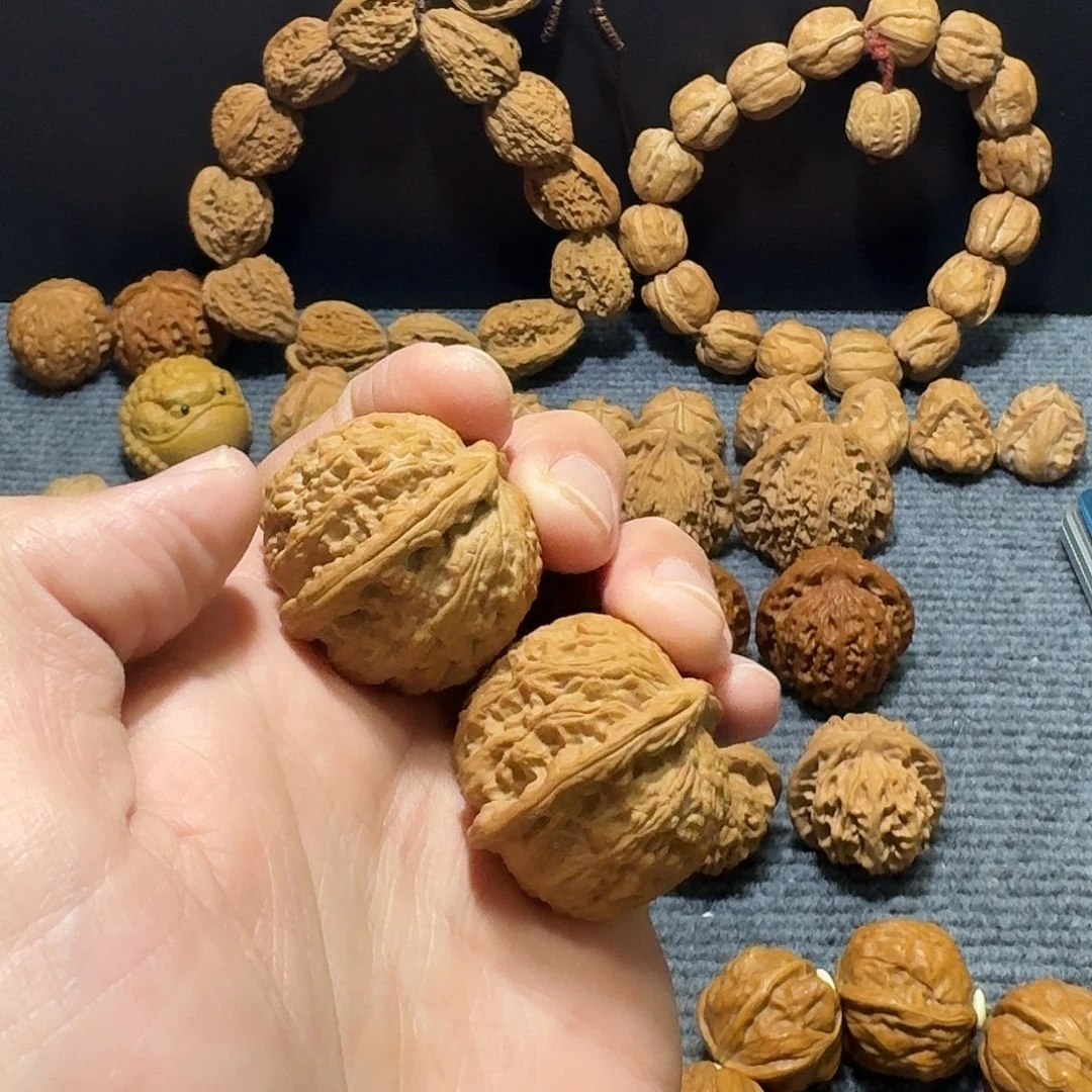 文玩核桃把件白狮子手捻35尺