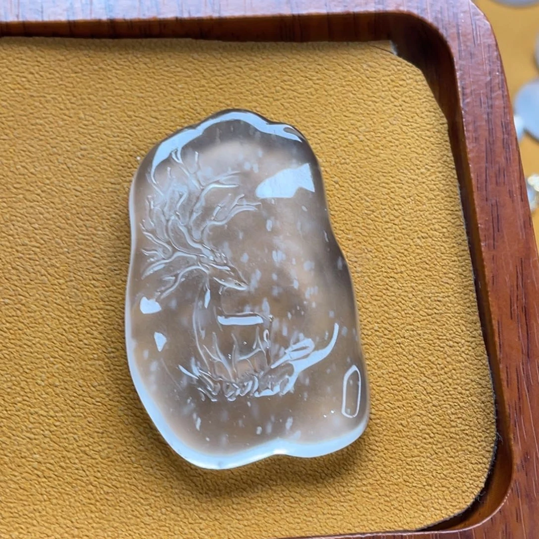 大***t石英质玉黑钢意境鹿牌未镶嵌