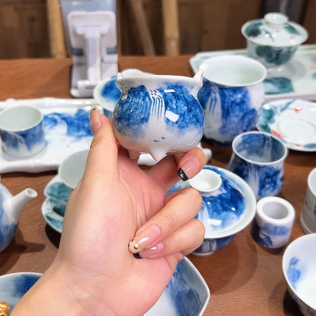 青花手绘山水主人杯