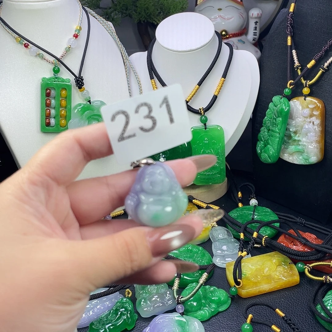 翡翠未镶嵌吊坠(赠链)