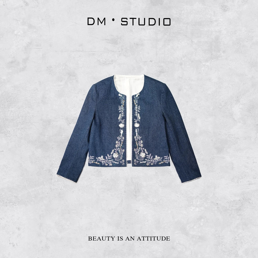 DEDM－DM•STUDIO/小众设计款重工串珠绣花牛仔外套（HJB25Y65765）
