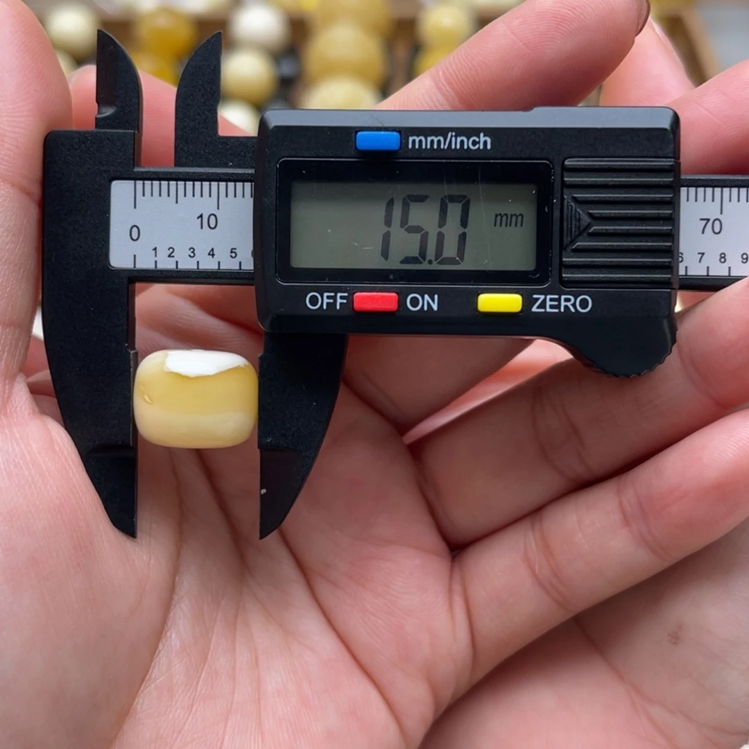 琥珀未镶嵌裸石蜜蜡墩子笑