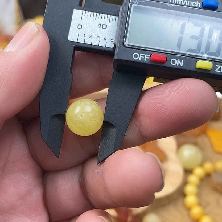 琥珀未镶嵌颈饰珠子