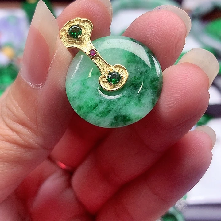 翡翠银S925镶嵌颈饰翡翠