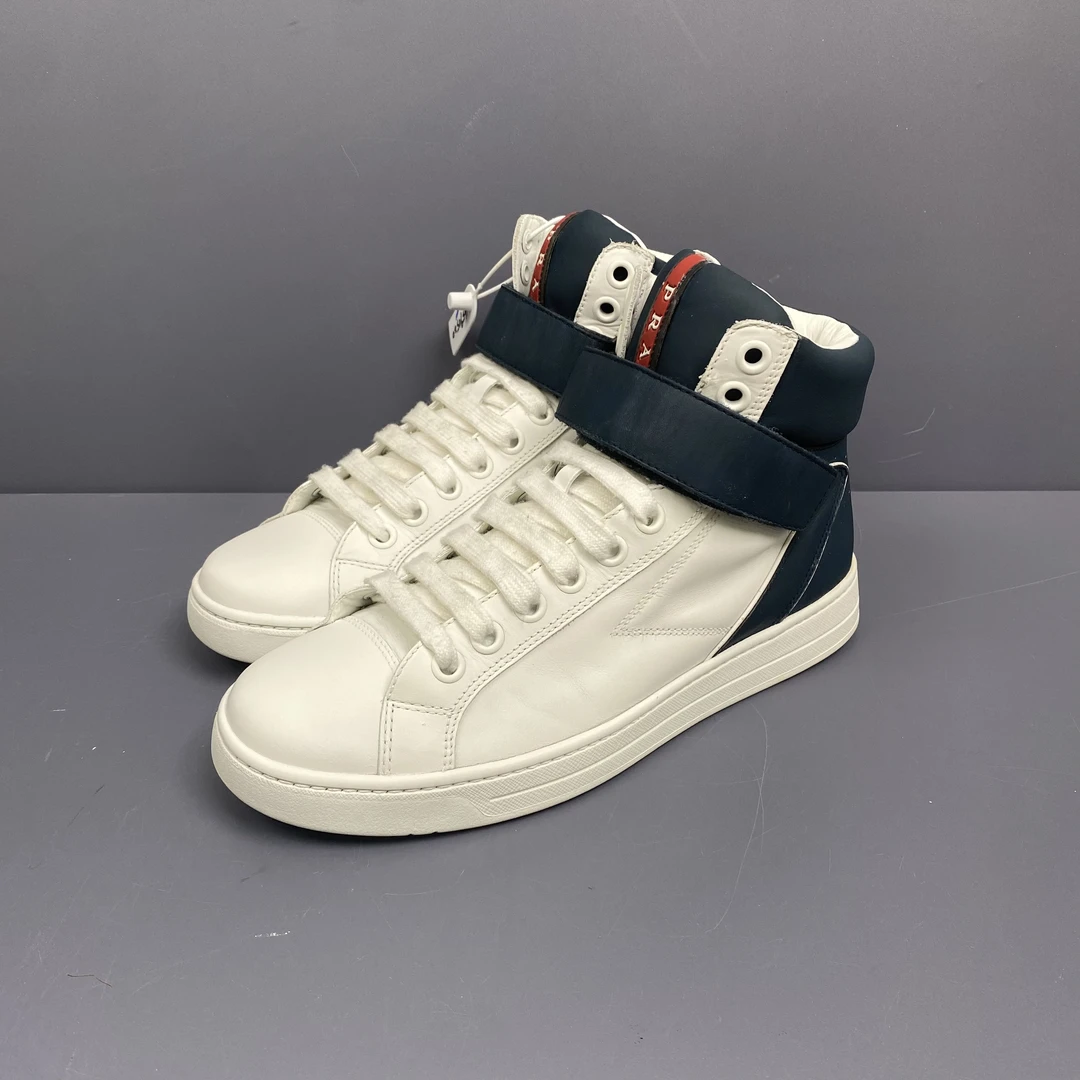 95新 Prada/普拉达 39码 白蓝高帮休闲鞋成色很新鞋底磨损很小260