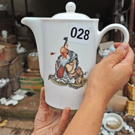 库存微瑕多孔茶壶