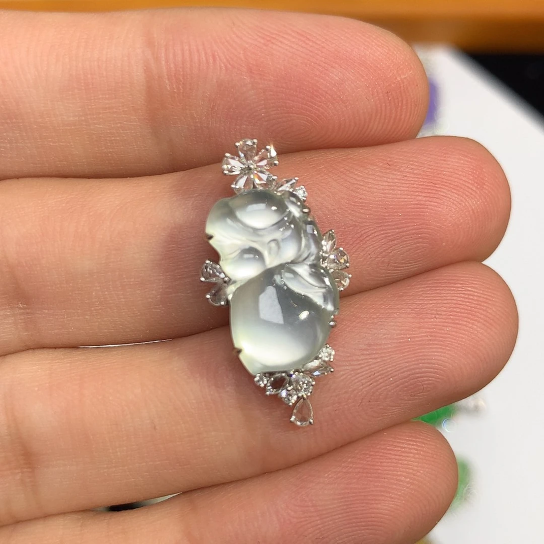 翡翠吊坠(不含链)18K金镶嵌白冰仙女