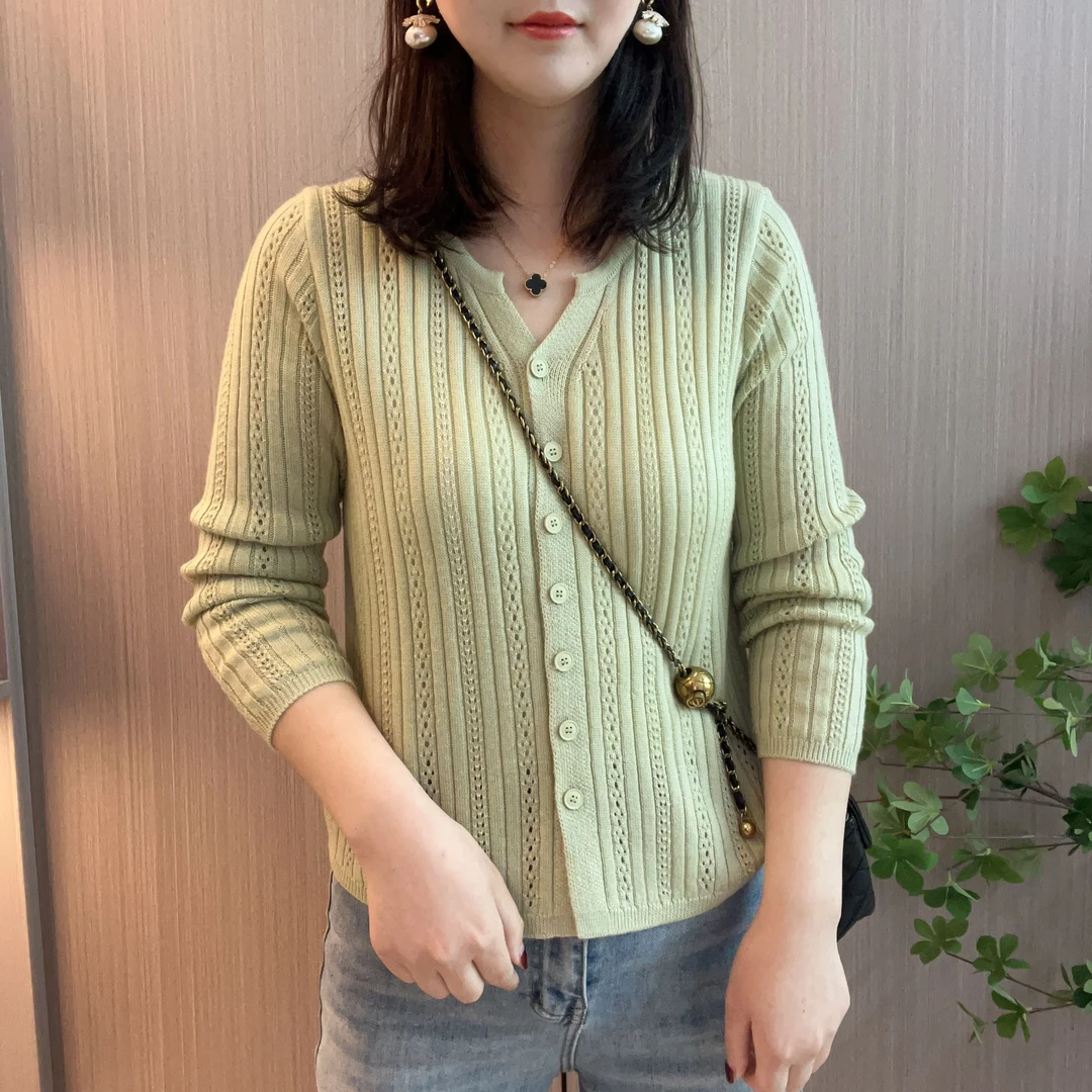 新款镂空坑条长袖针织衫开衫百搭显示气质洋气纯色爆款上衣潮流衫