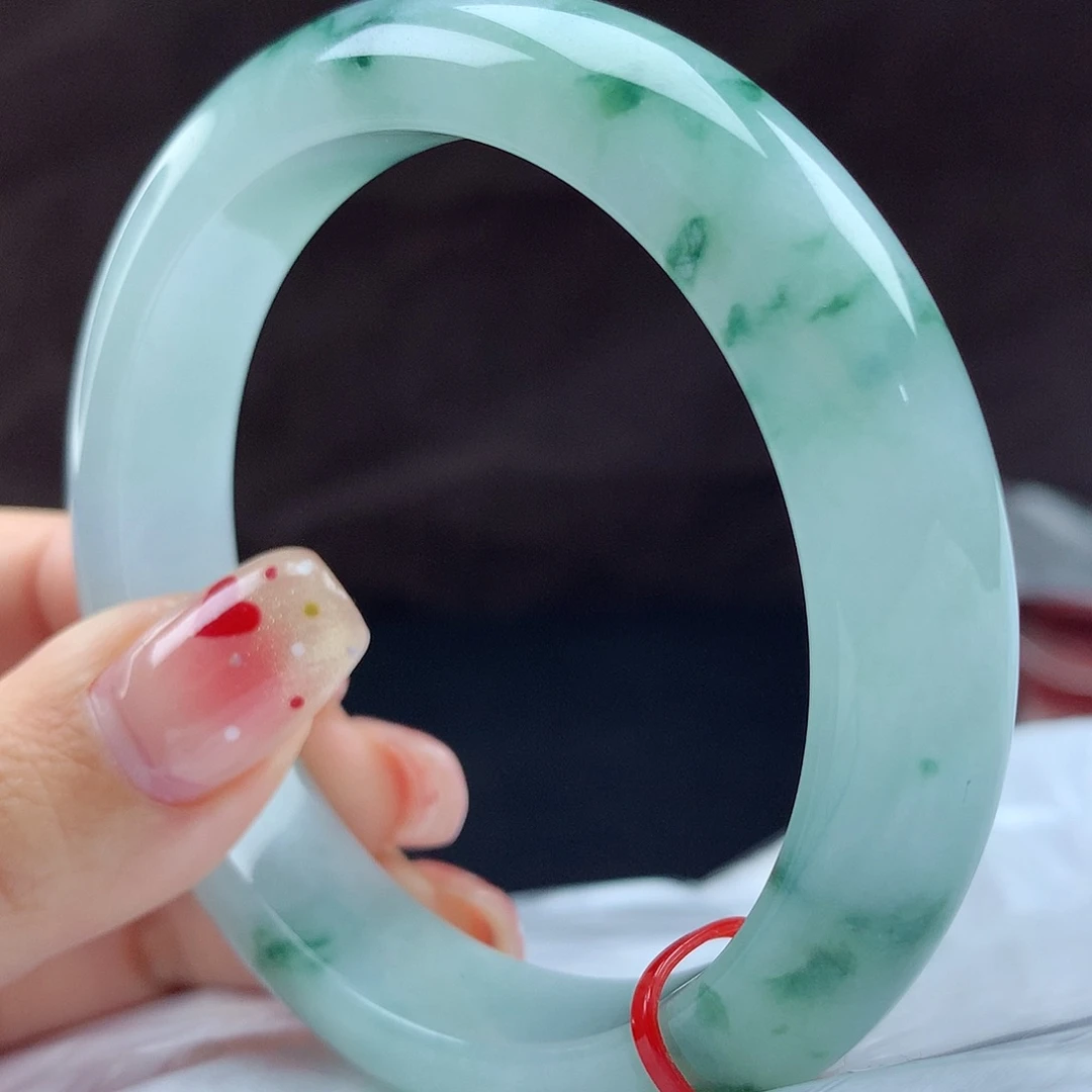 翡翠手镯未镶嵌89121，