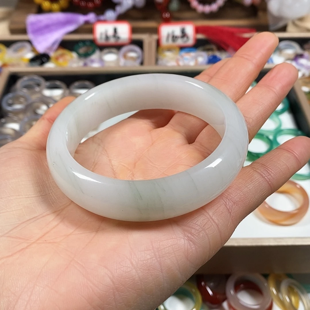 石英质玉手镯未镶嵌溜*