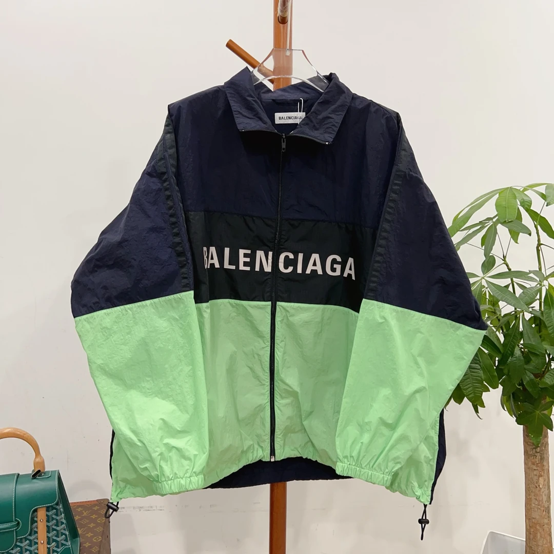 99新 Balenciaga/巴黎世家 冲锋衣 尺码36成色看直播GSL2794