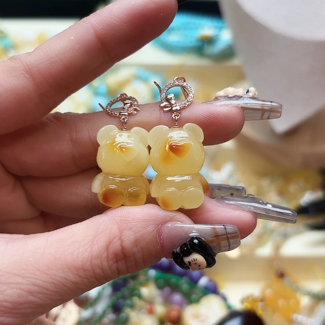 琥珀颈饰未镶嵌小*琥珀