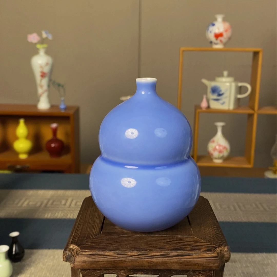 摆件景德镇瓷器精品陈列