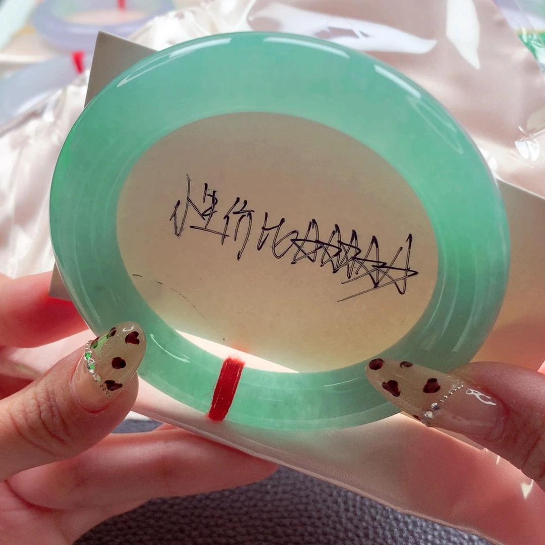 翡翠未镶嵌手镯55.4圆条 满绿小万战斗机 灵