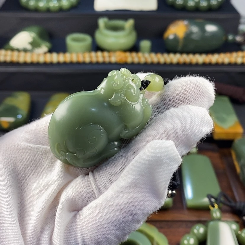 【闪购商品】岫岩老玉（透闪石质玉）颈饰未镶嵌