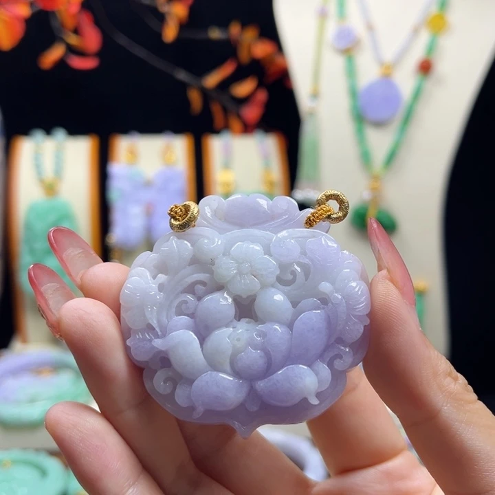 翡翠未镶嵌颈饰半**醒天然翡翠