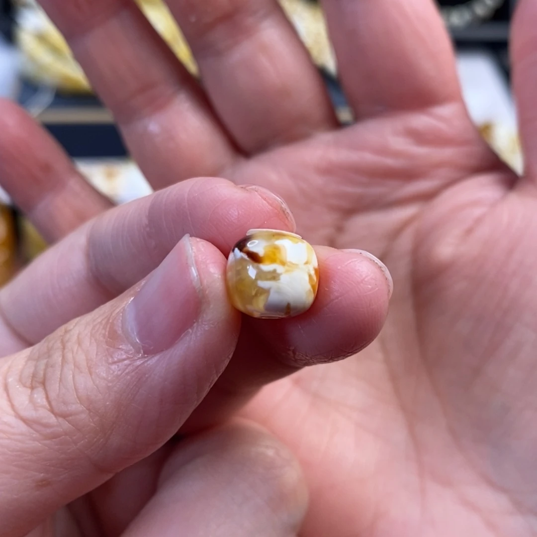 蜜蜡未镶嵌裸石沁色瓷白溶洞妖花老型单珠10