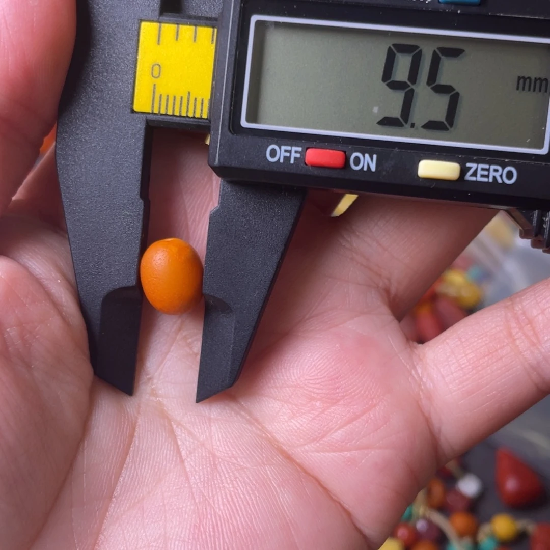 琥珀裸石未镶嵌配饰