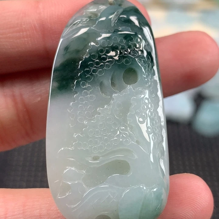 颈饰未镶嵌翡翠山水牌