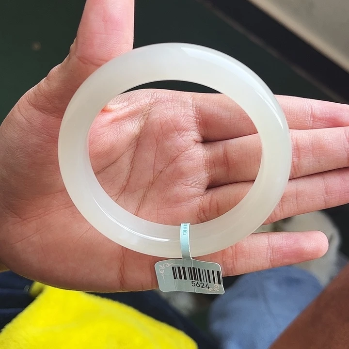 和田玉手镯未镶嵌摸*鱼