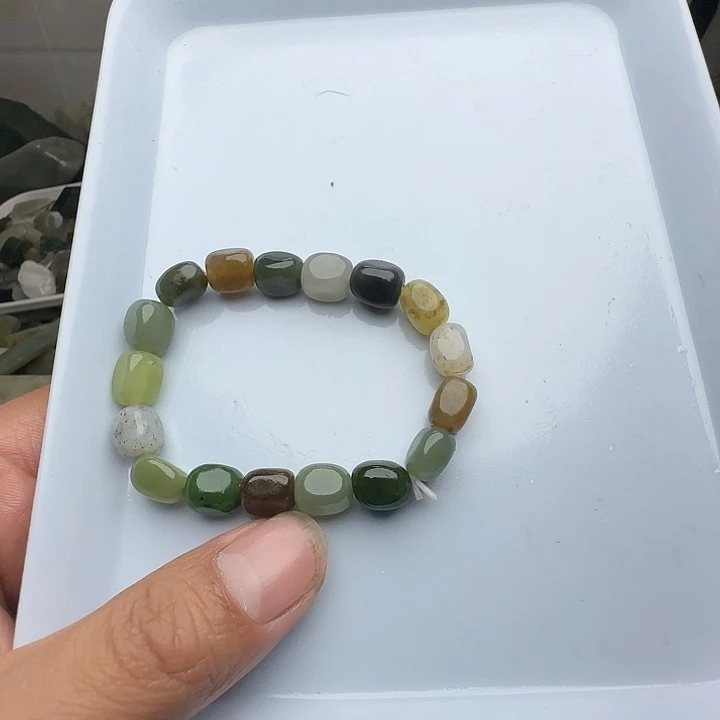 墨***然和田玉（糖玉）未镶嵌珠宝半成品