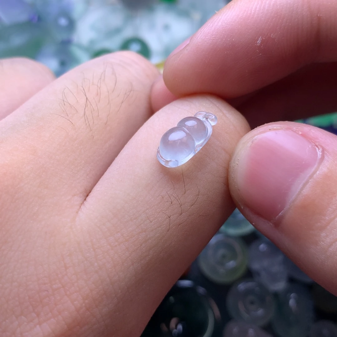 定制翡翠未镶嵌挂件