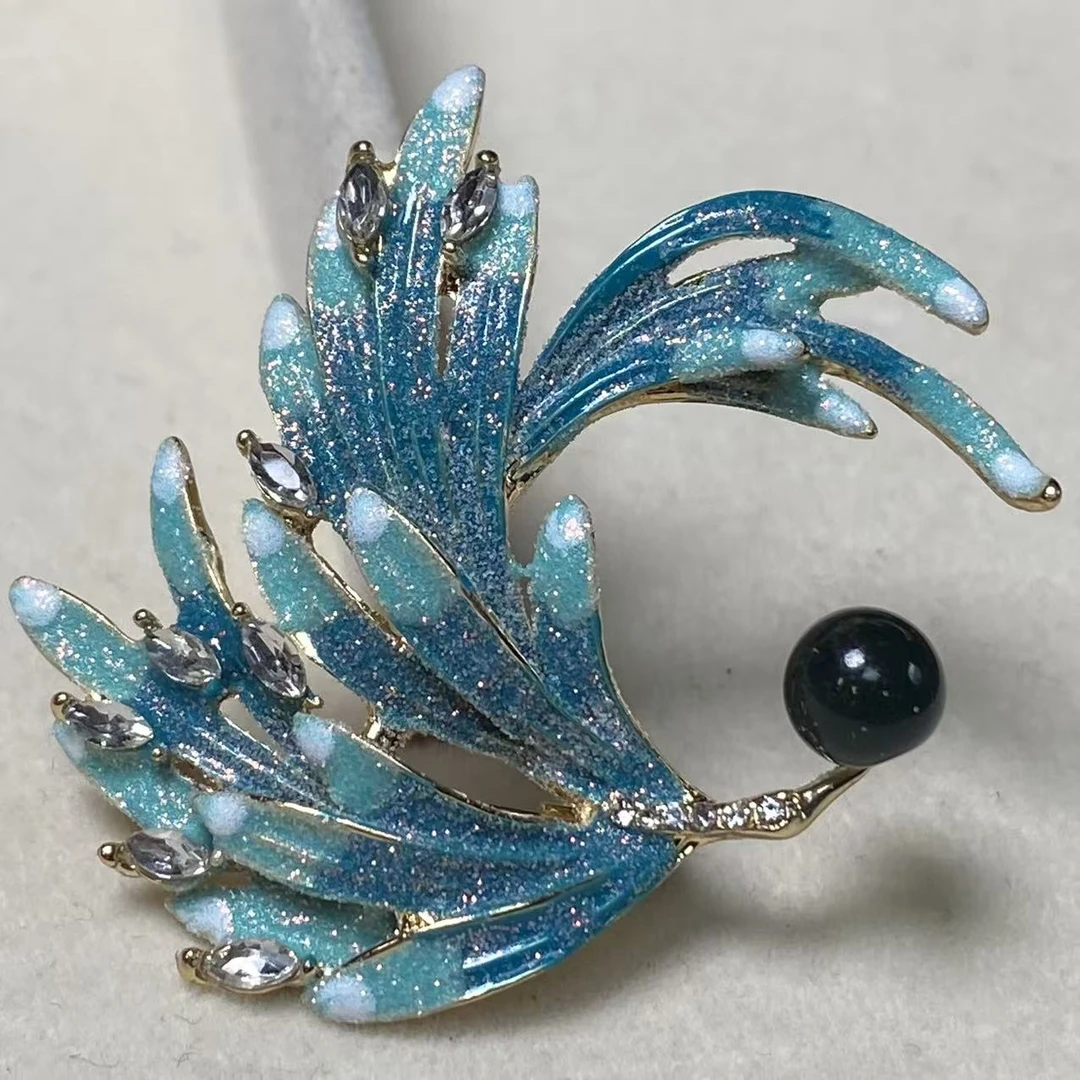 琥珀胸针（多样性发其一）