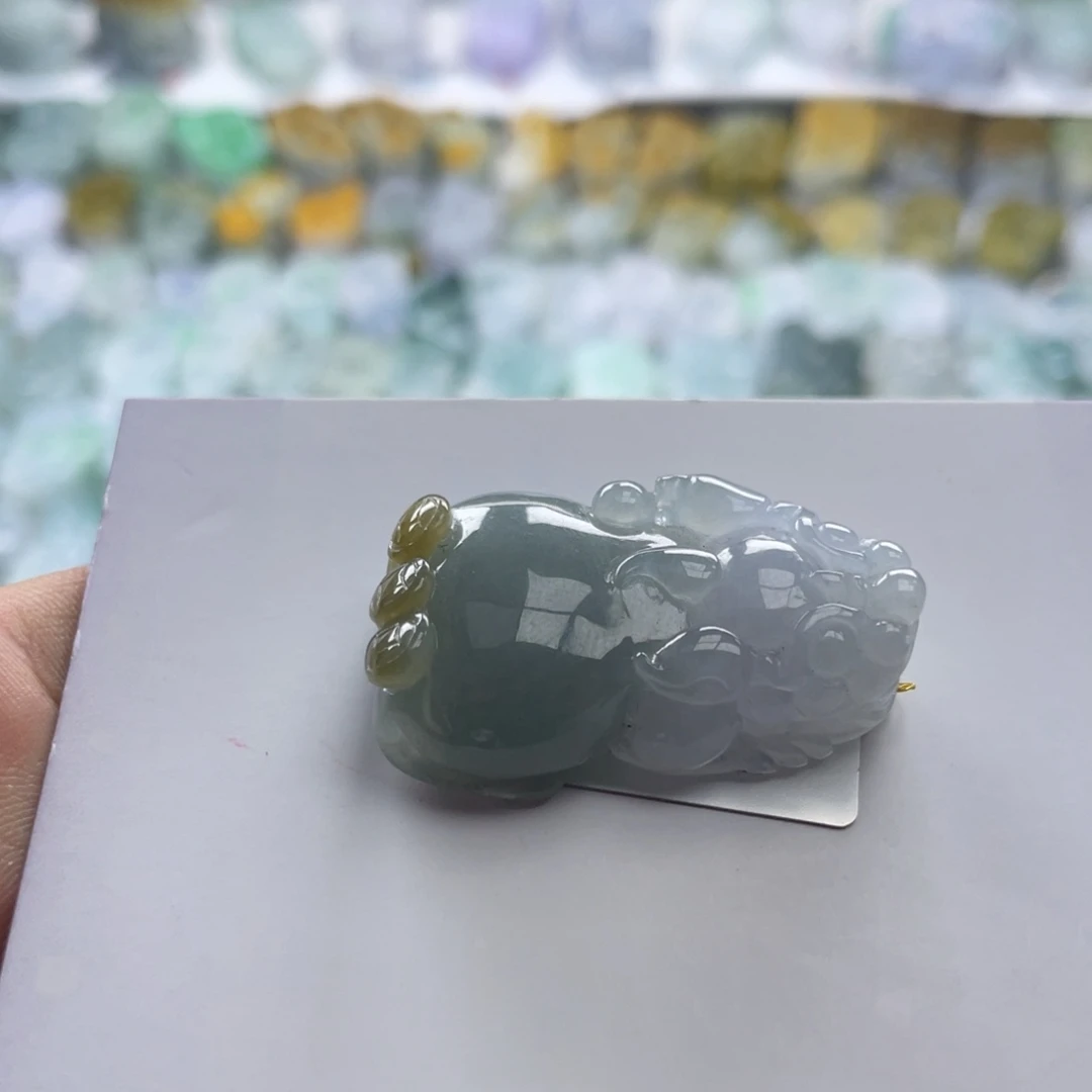 翡翠未镶嵌颈饰貔貅