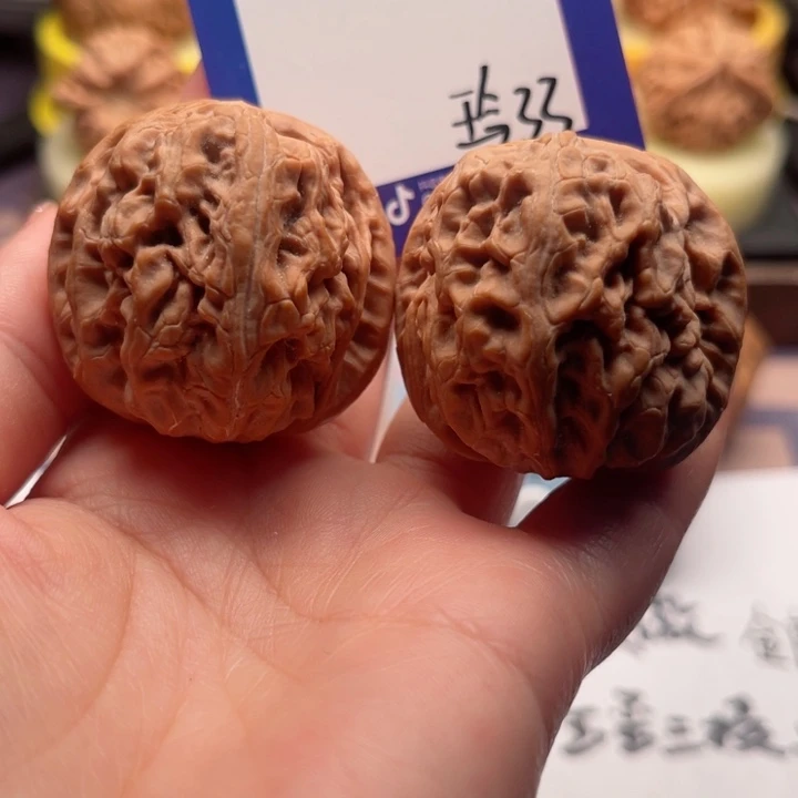吊坠文玩核桃?文玩核桃33