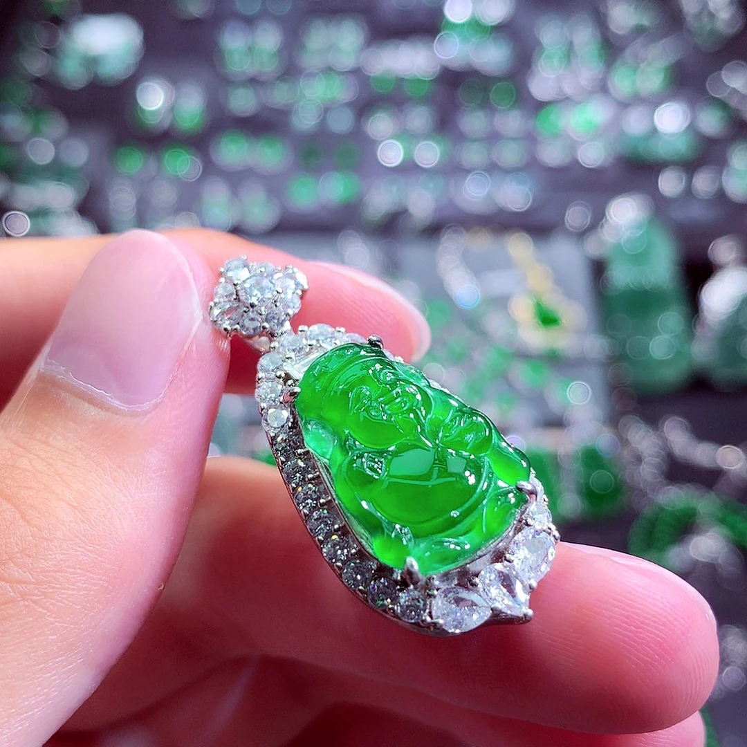 翡翠未镶嵌颈饰挂件