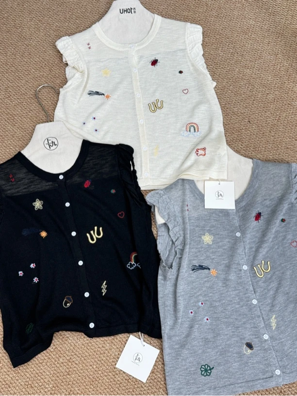 新品刺绣花边袖上衣