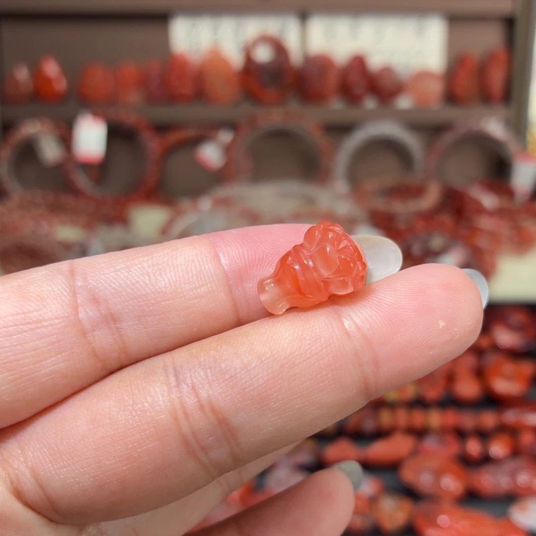 南红玛瑙未镶嵌颈饰莲花三通对孔卡10咪➕