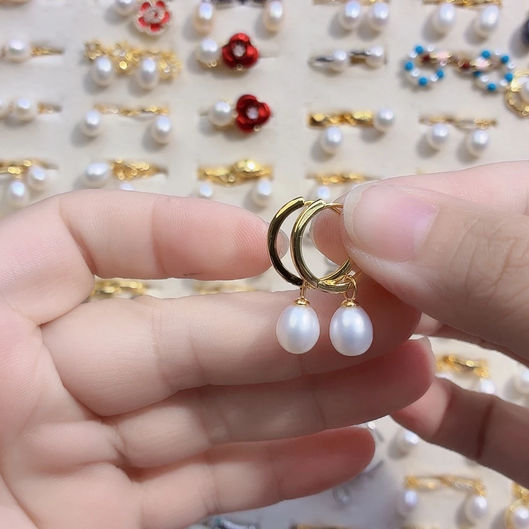 蔺***安淡水珍珠合金耳饰