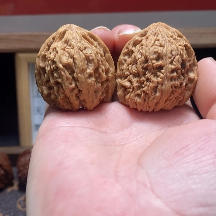 文玩核桃吊坠南疆有黄38/37/40