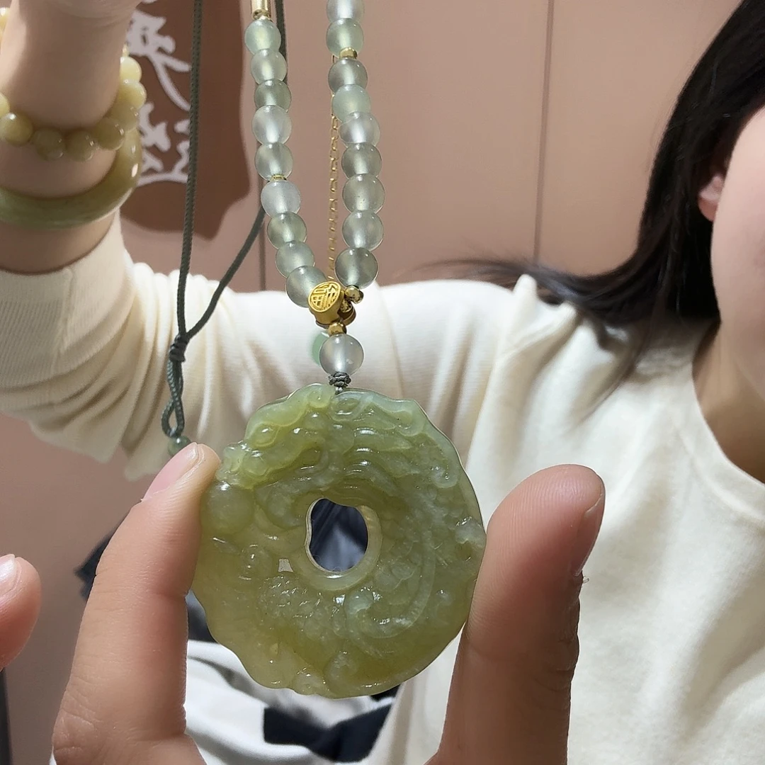 蛇纹石玉未镶嵌颈饰