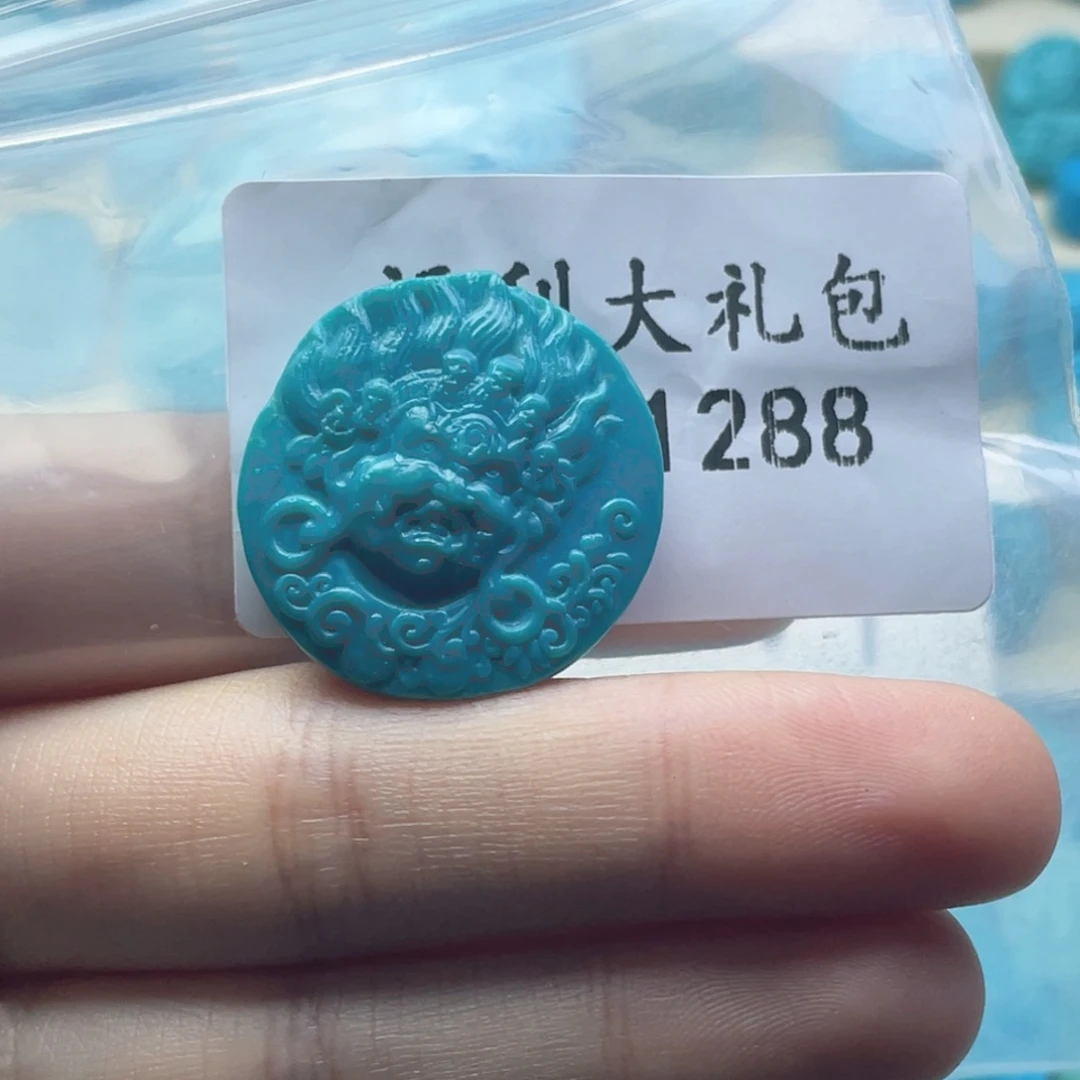 绿松石未镶嵌天然原矿绿松石雕刻件