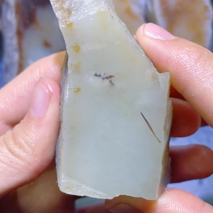 和田玉未镶嵌珠宝半成品