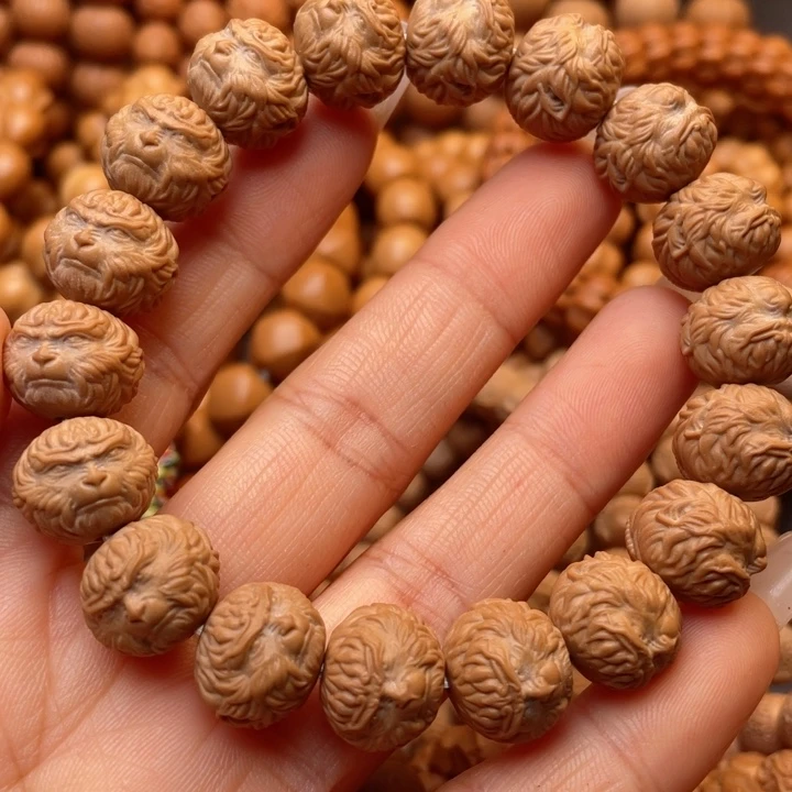 猴头核桃手串艺****的黑悟空