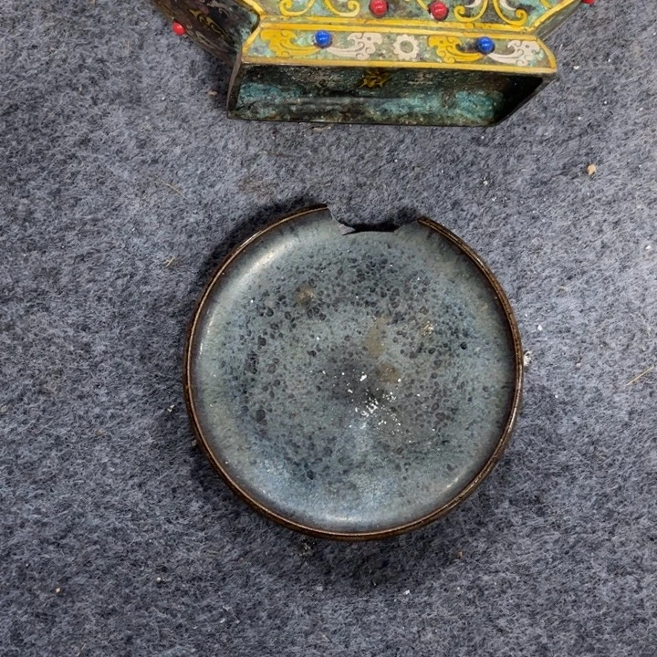 紫***侠瓷器摆件瓷器摆件