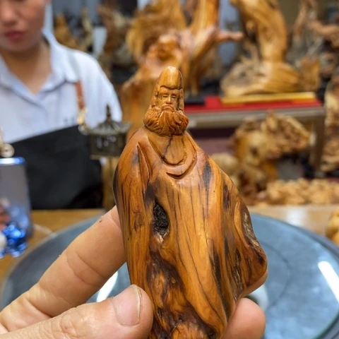 柏木鱼*太行崖柏根雕