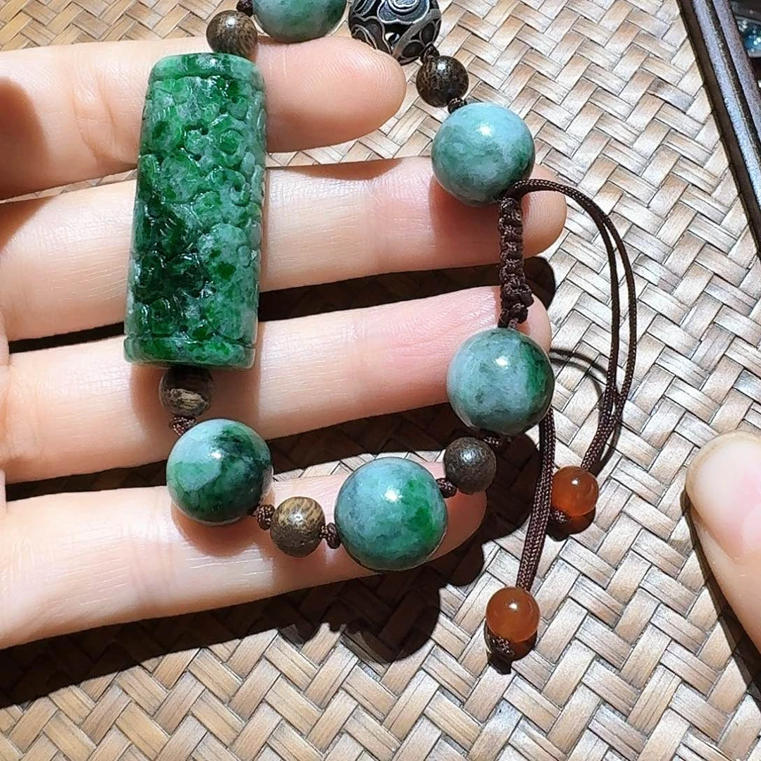 未镶嵌手链翡翠个性十足