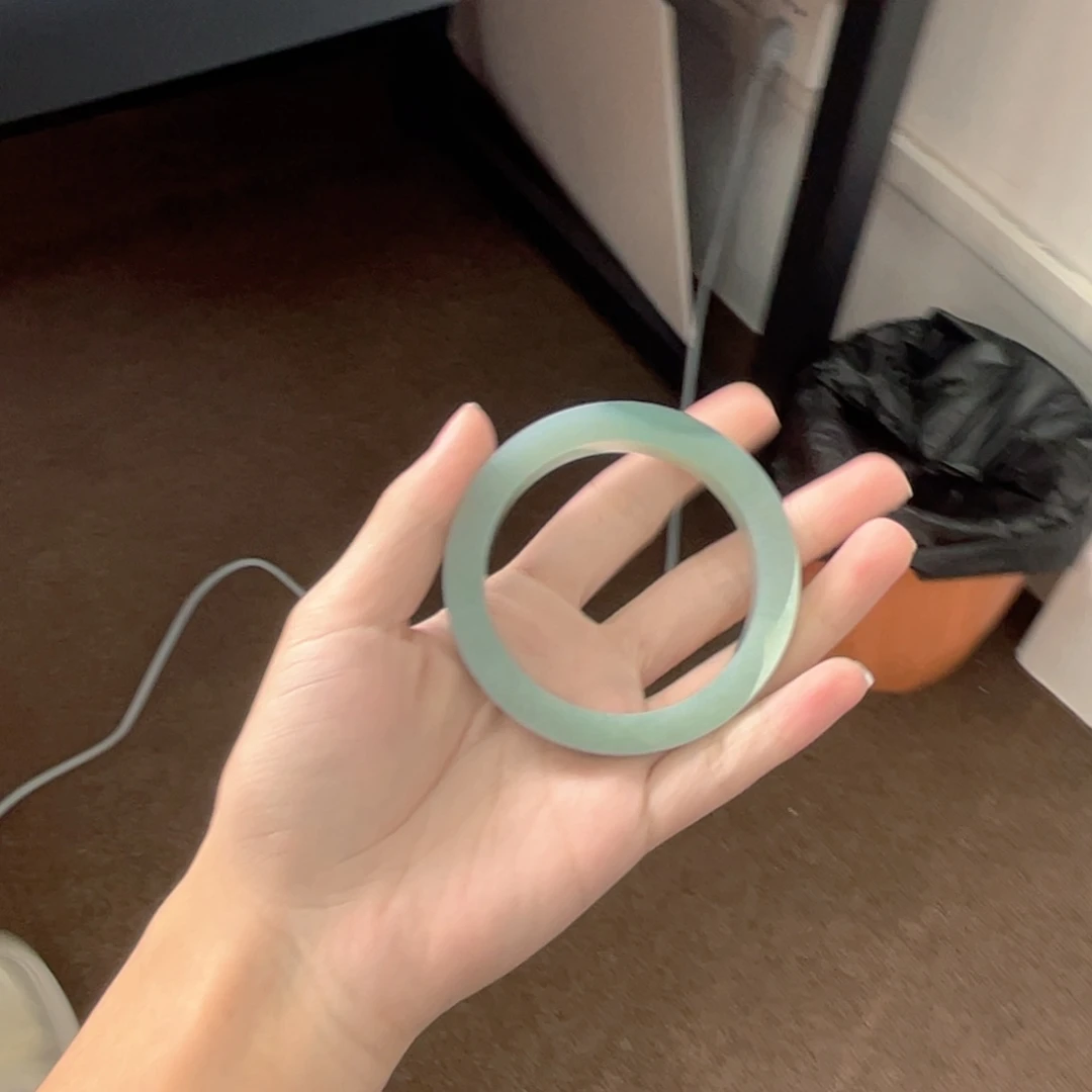 吉***意定制翡翠未镶嵌翡翠手镯